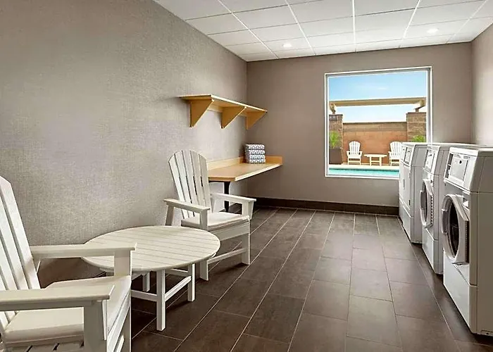 Hotel Home2 By Hilton Salt River 3*